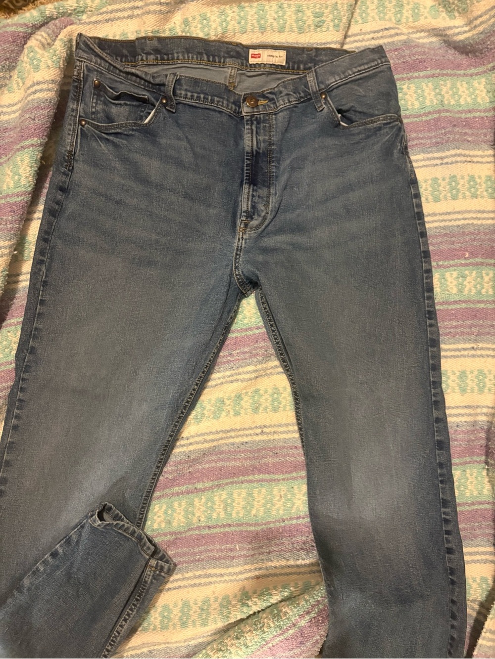 Wrangler Men's Straight Jeans in Light Blue Wash